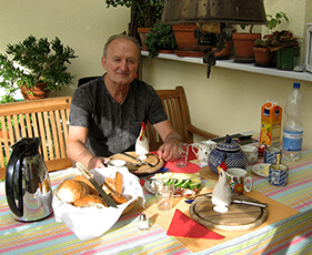 Mit Oleksandr beim Frühstück